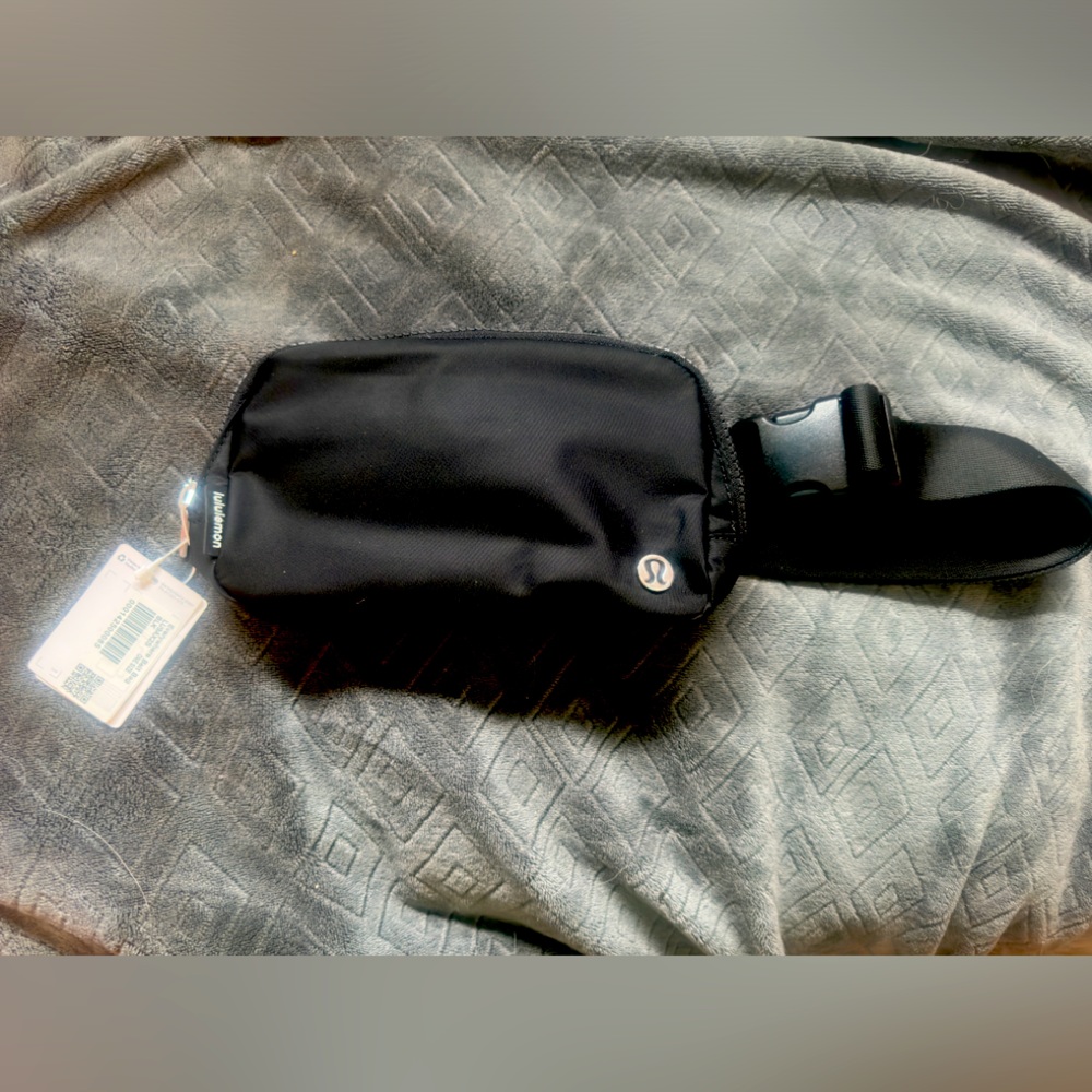 Lulu lemon black Fanny pack
